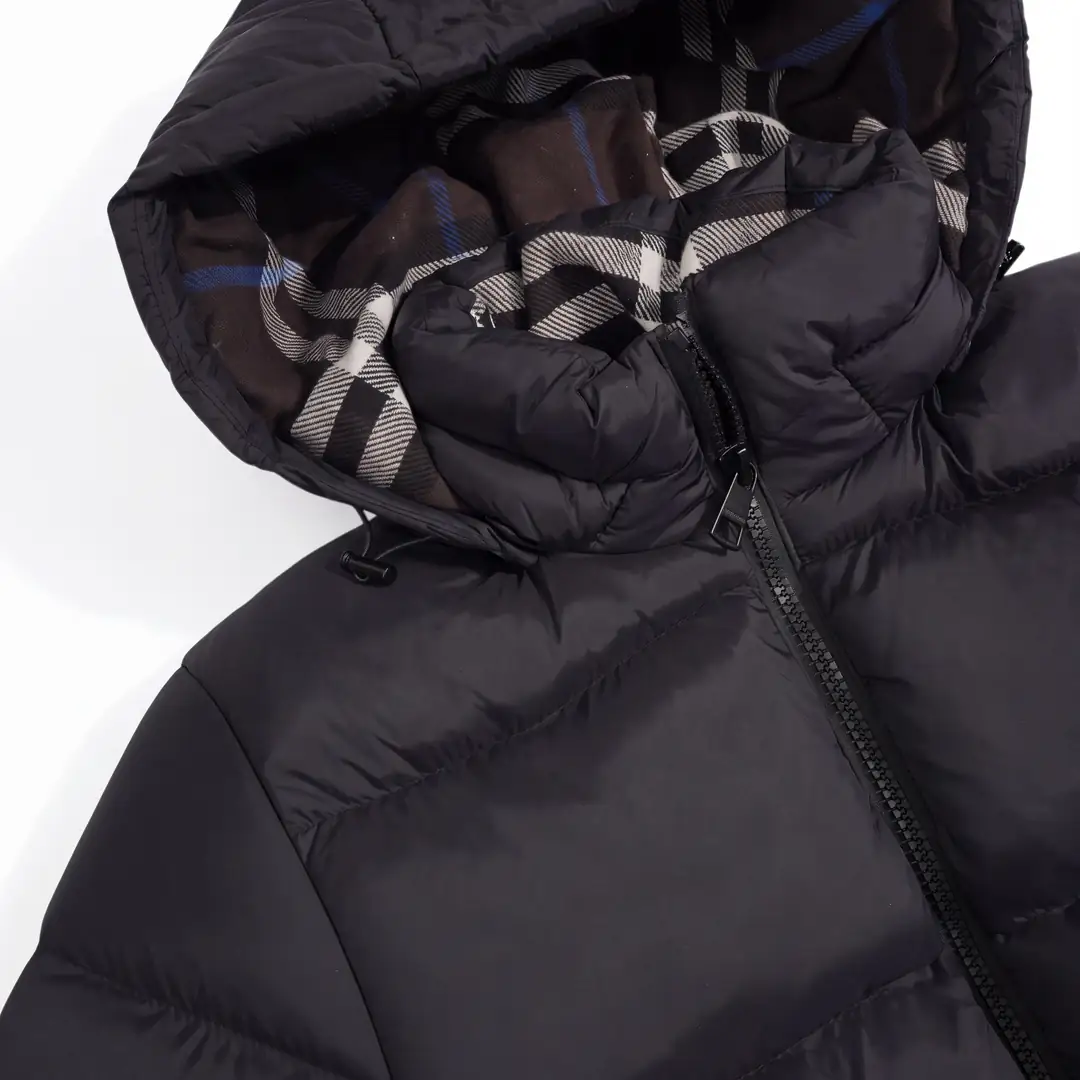 Burberry Halsby hooded down puffer 3/3