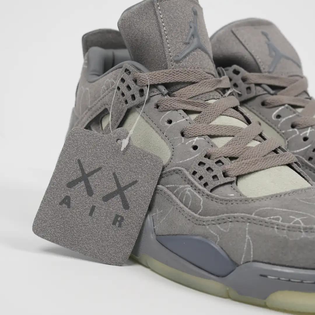 Nike Air Jordan 4 Retro KAWS grey 5/6