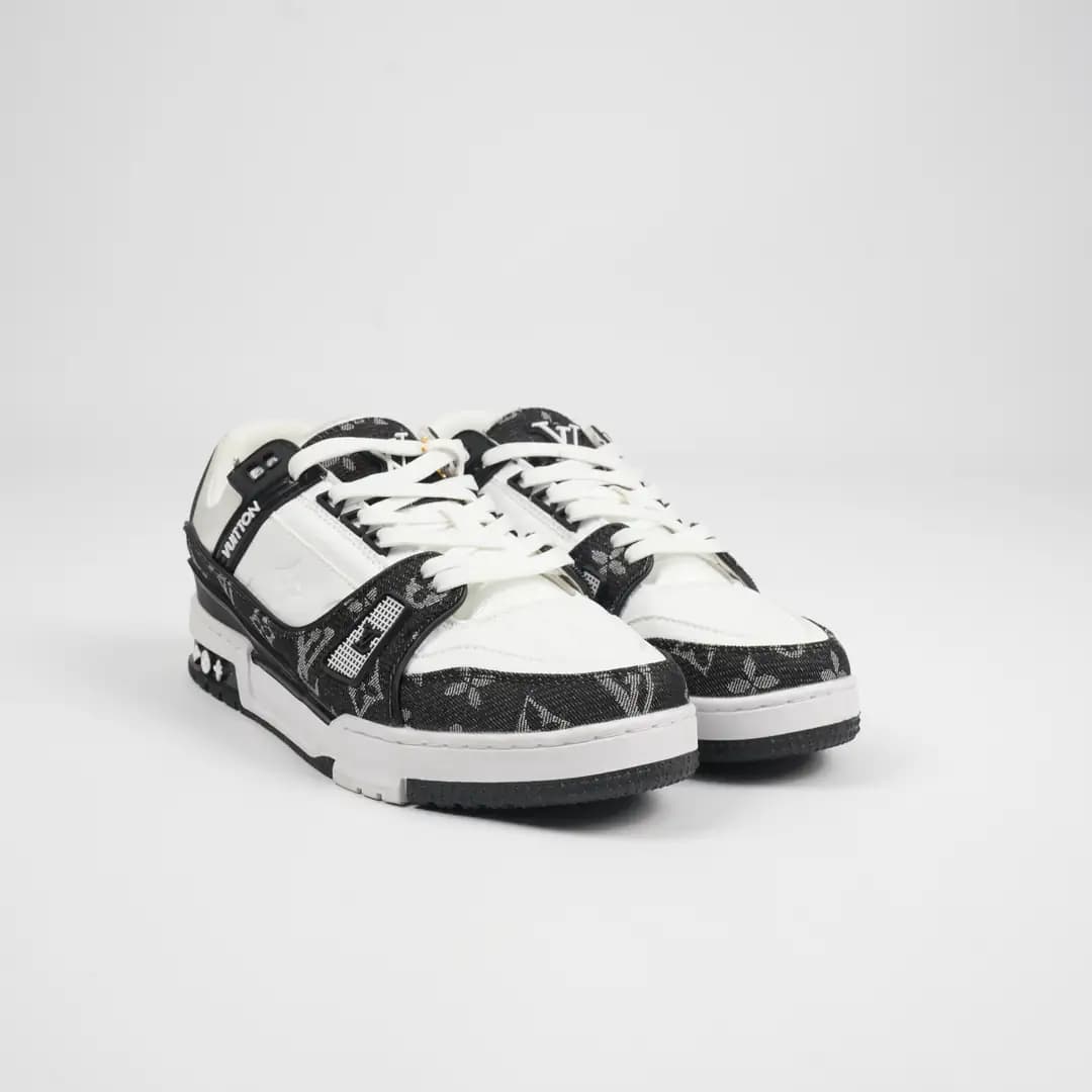 Louis Vuitton sneakers black and white 2/3