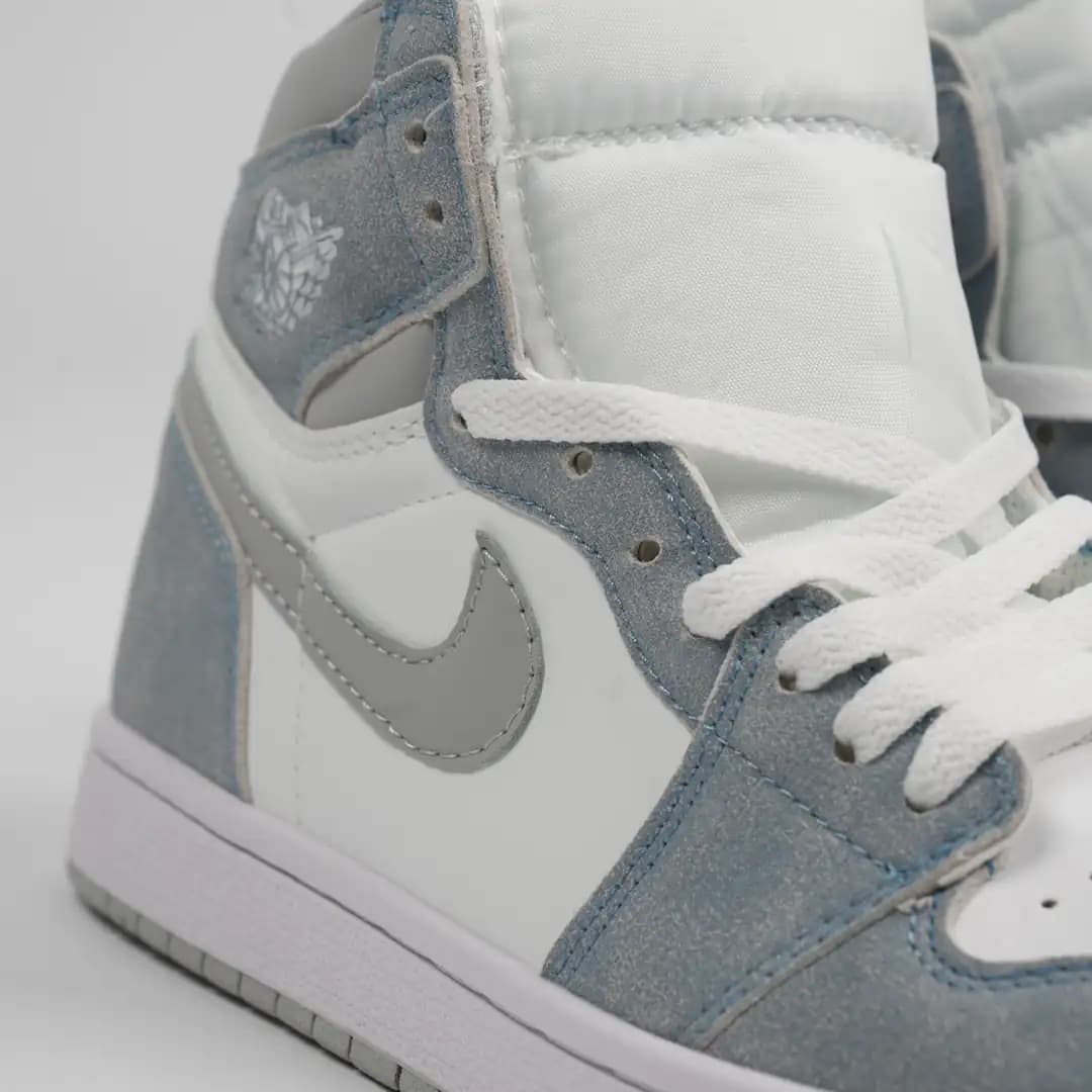 Nike Air Jordan 1 Retro High OG Hyper Royal 3/3
