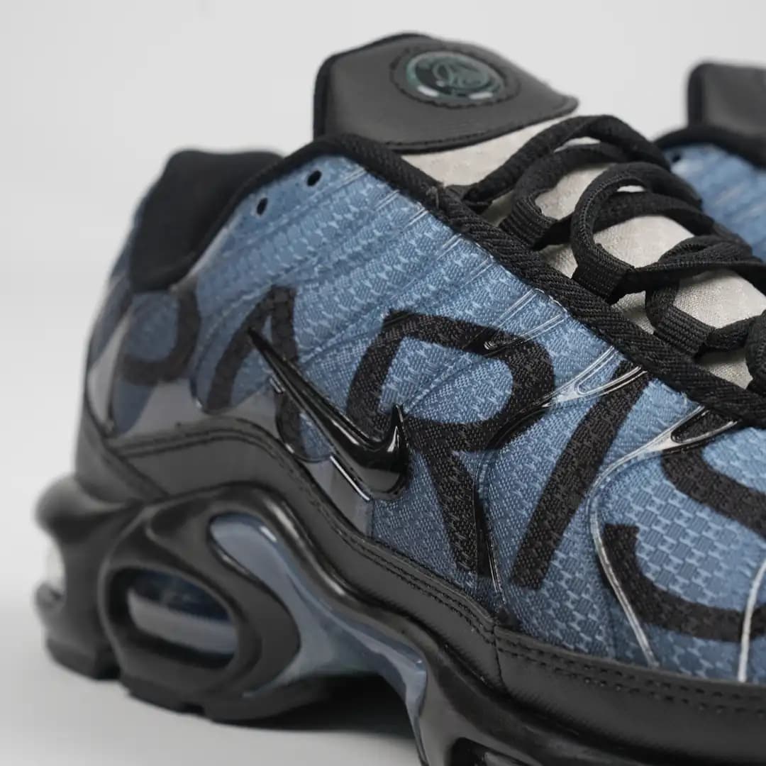 PSG x Nike Air Max Plus black particle grey 3/3