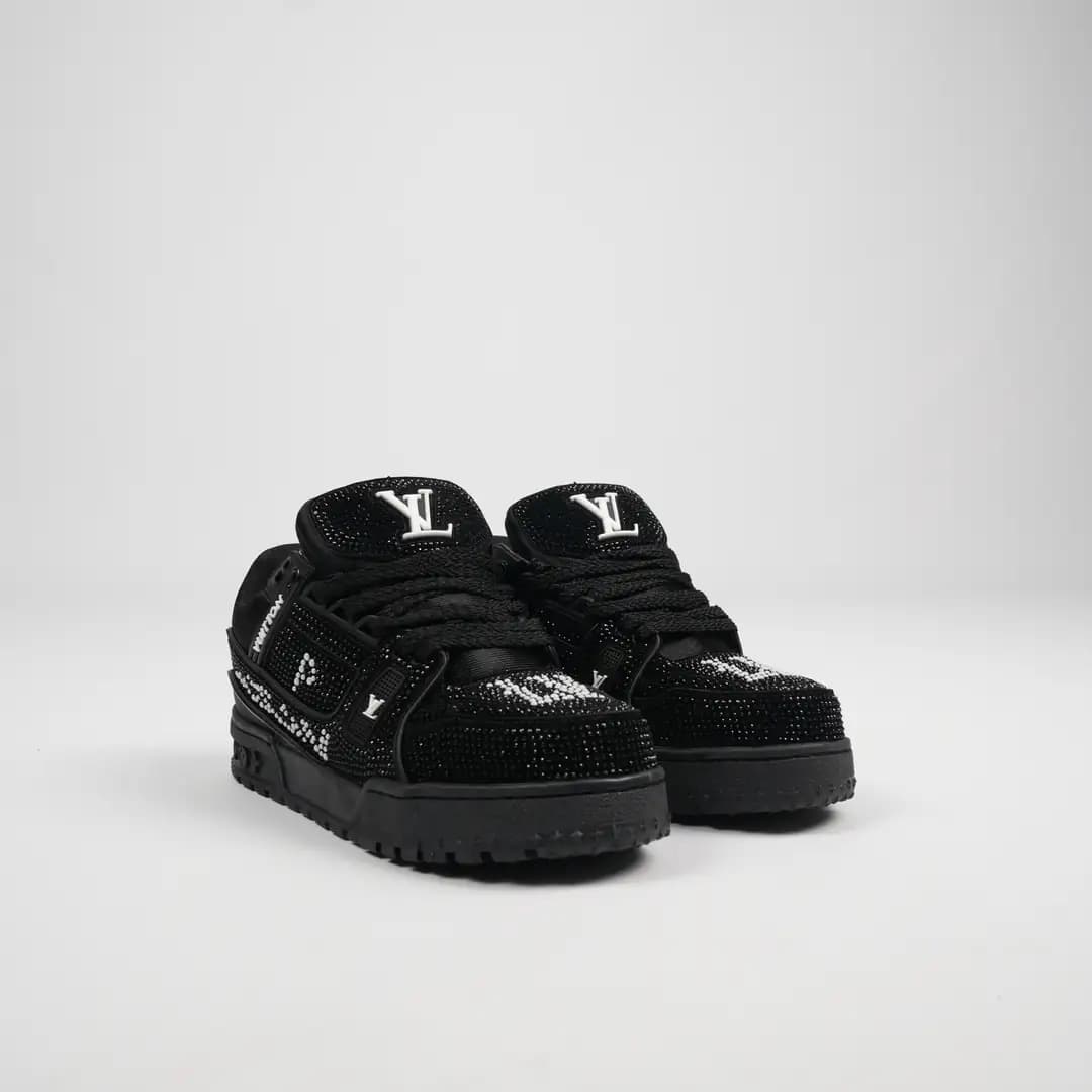 Louis Vuitton Shiny sneakers 2/3