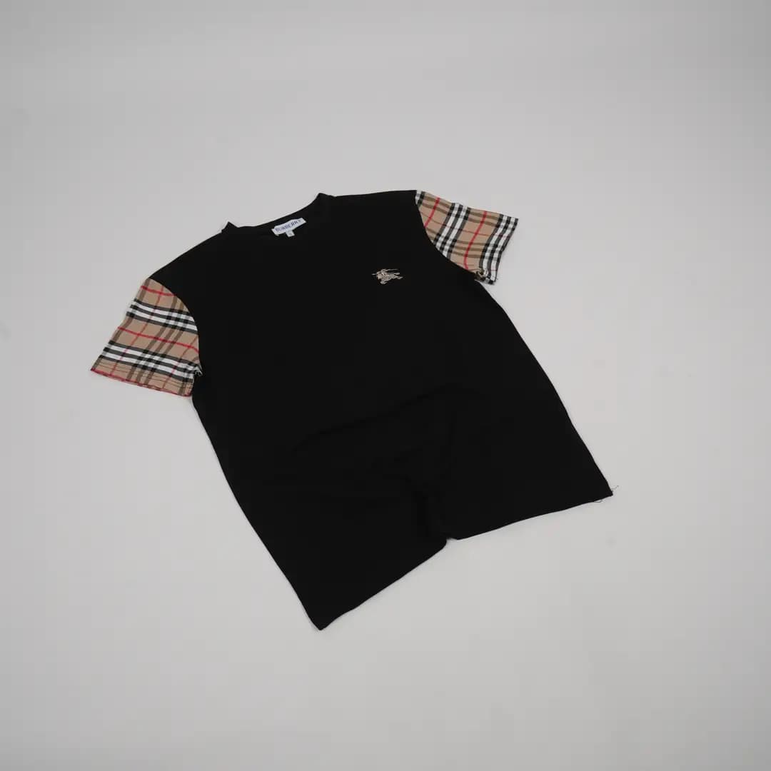 Burberry tee (3) 2/3