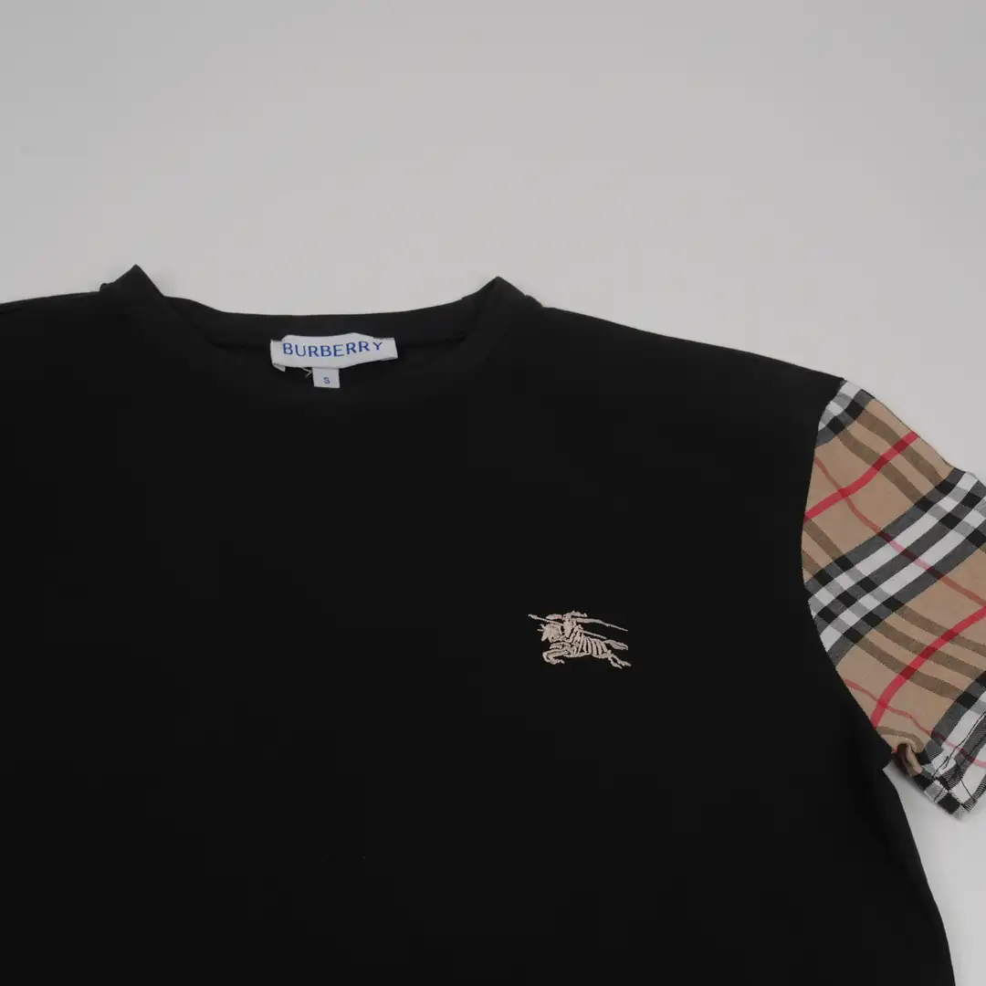 Burberry tee (3) 3/3