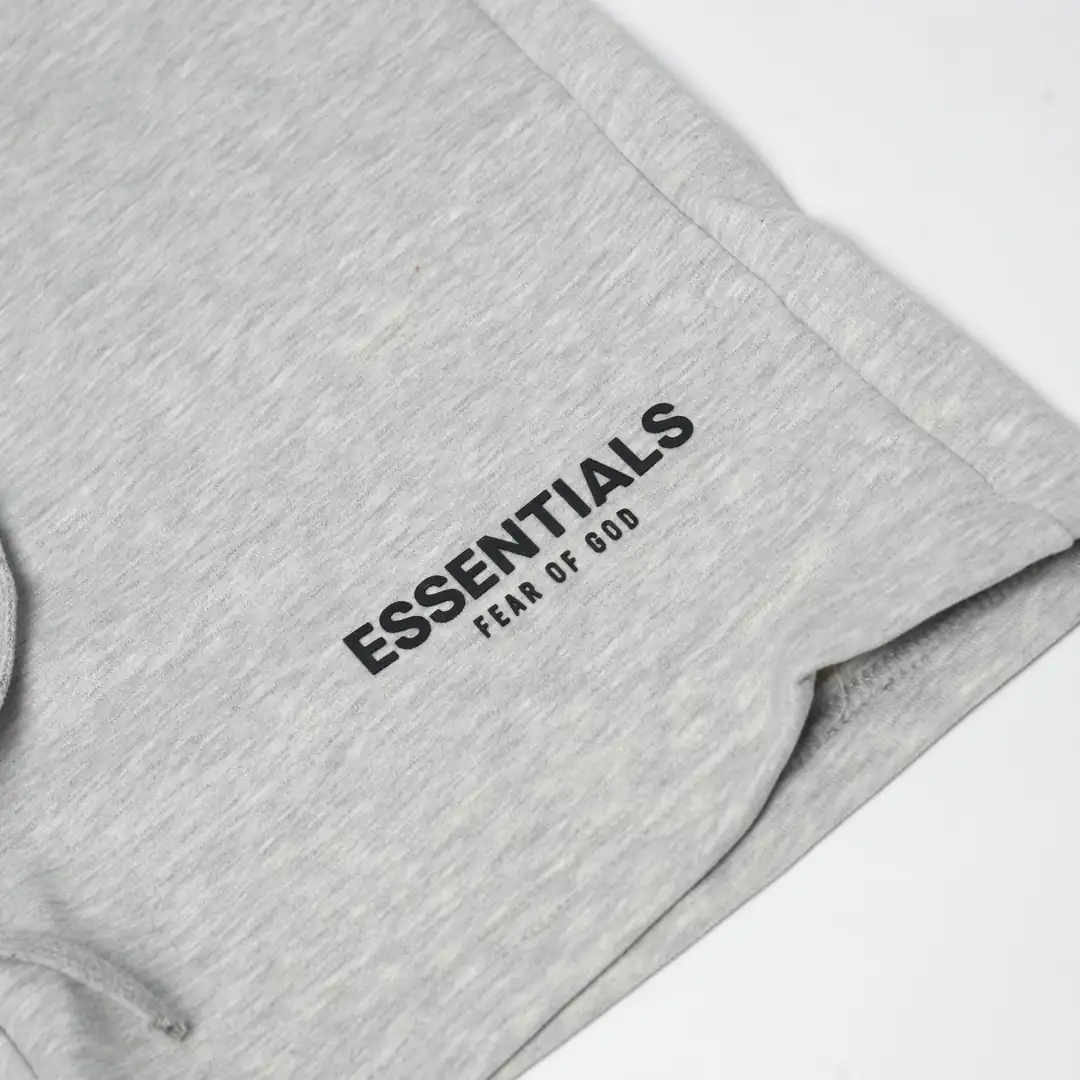 Essentials logo shorts 2 3/3
